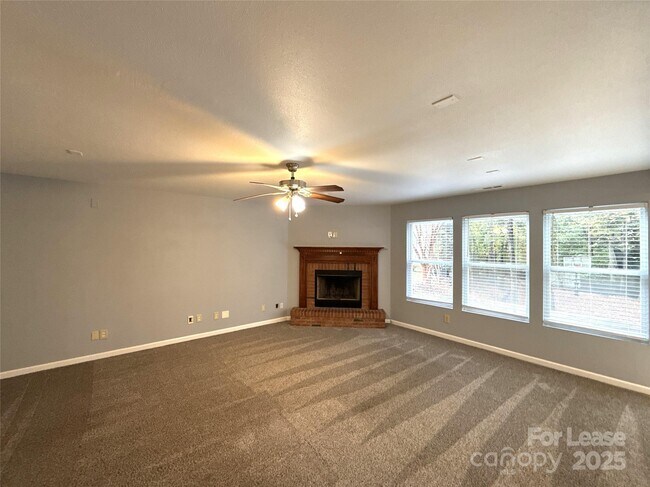 Building Photo - 2937 Royal Fern Ln