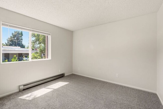 Building Photo - 3102 E 27th Ave