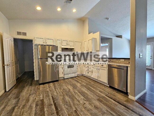 Building Photo - 13307 W Satinleaf Dr