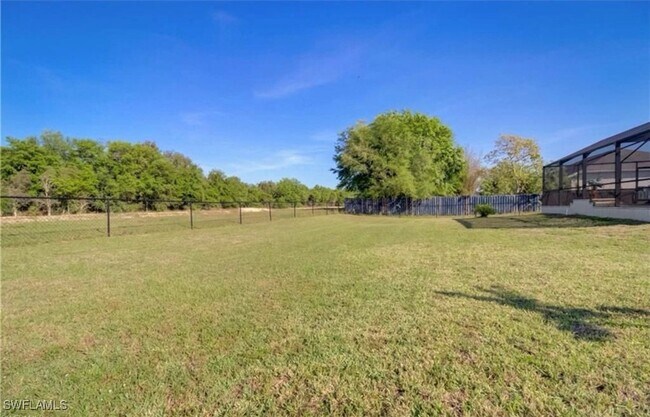 Building Photo - 836 Woodridge Cir