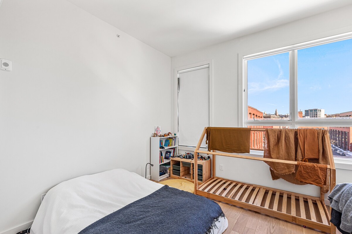 Building Photo - 123 Friendship St