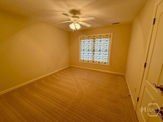 Building Photo - 204 Oak Branch Ct