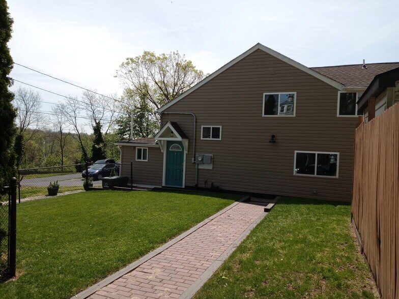 Building Photo - 14 High St