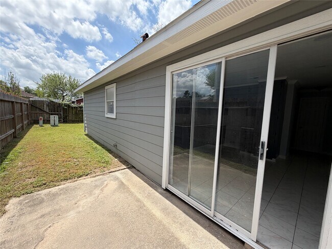 Building Photo - 718 Blue Rock Ct