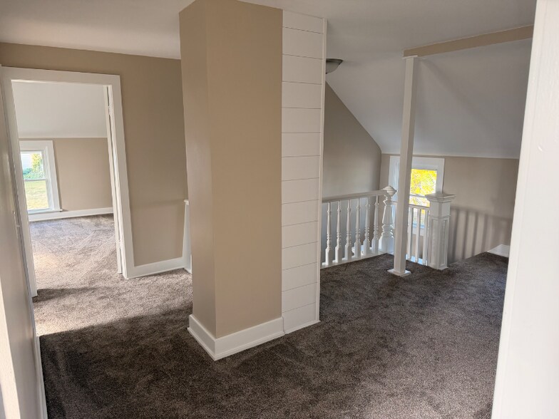 Building Photo - 118 E Jefferson St