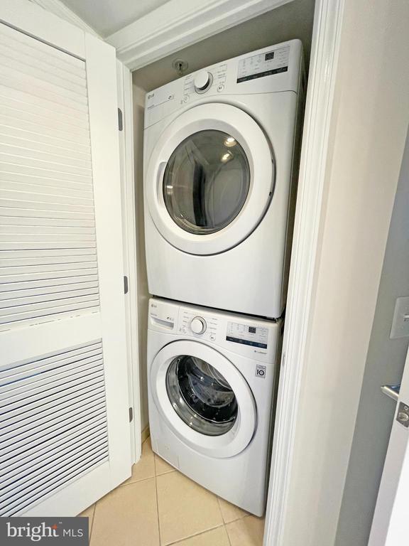 Building Photo - 11800 Sunset Hills Rd