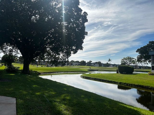 Building Photo - 715 Normandy O