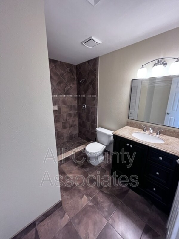 Building Photo - 1011 Idlebriar Way