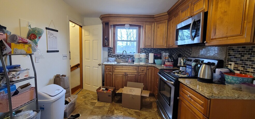 Building Photo - 61 Highland Ter