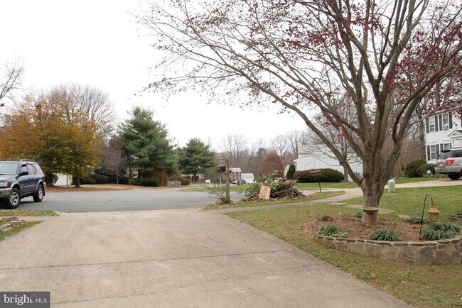 Building Photo - 3317 Pathway Ct