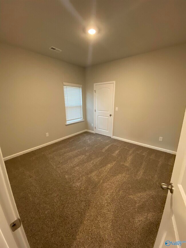 Building Photo - 14980 Westmeade Ln