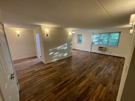 Building Photo - 27 Northill St