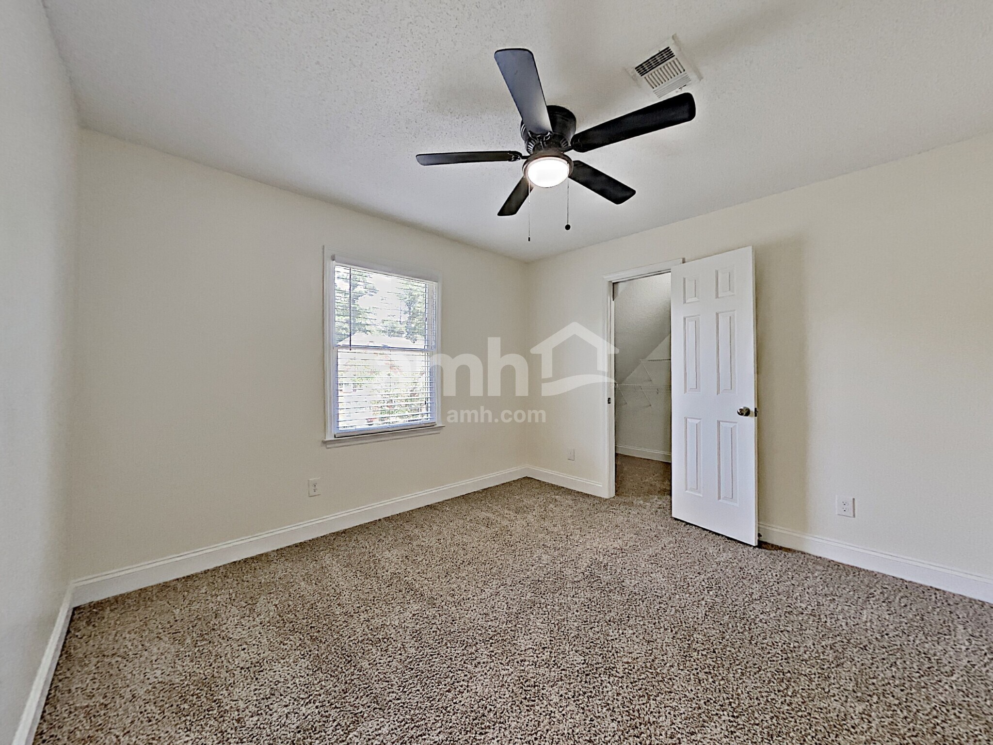 Building Photo - 4925 Heards Forest Dr NW