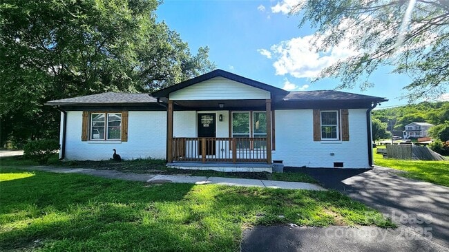 Primary Photo - 703 Central Dr NW