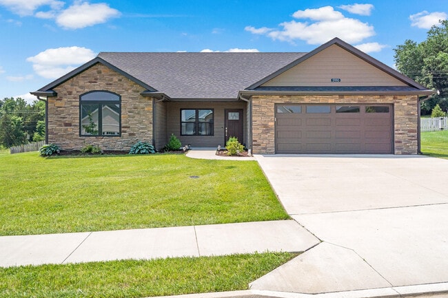Primary Photo - 5990 Tamarack Dr