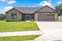 Building Photo - 5990 Tamarack Dr