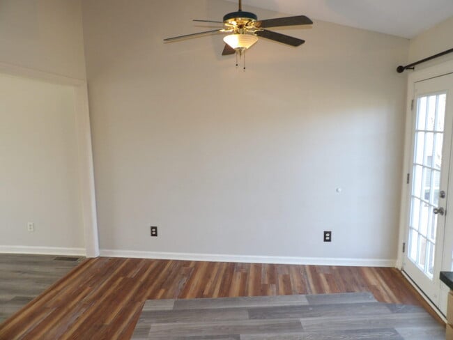 Building Photo - 107 Shannon Ln