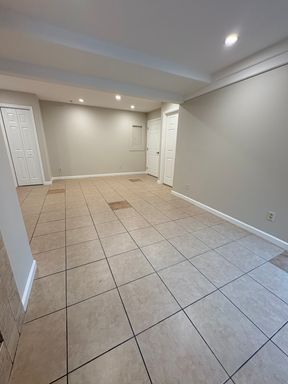 Building Photo - Newly Remodeled Beautiful and Spacious Shoreline Home