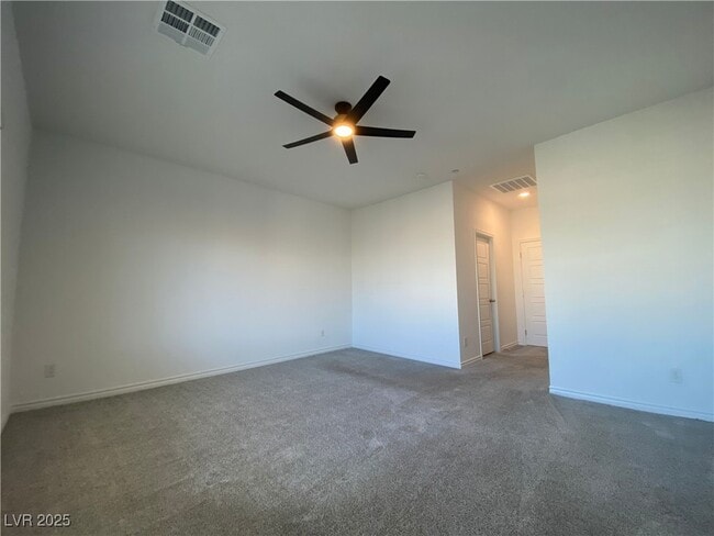 Building Photo - 600 Carriage Hill Dr