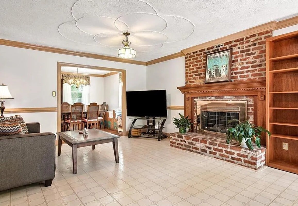 Building Photo - 814 Duck Pond Rd