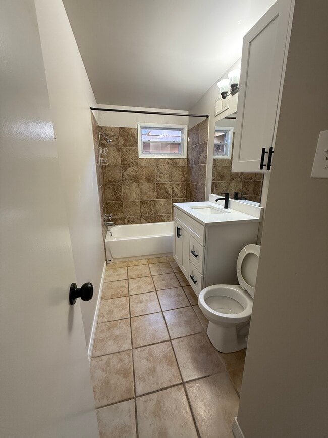 Building Photo - 5332 E 26th Pl