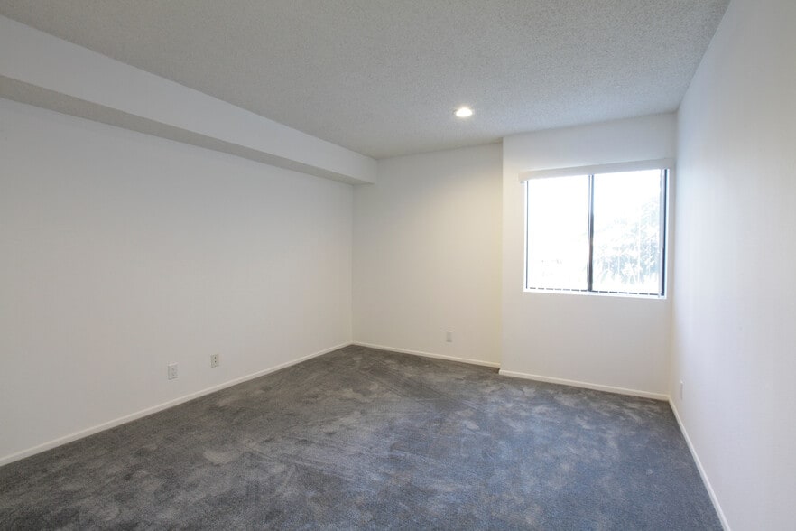 Building Photo - 601 Westholme Ave