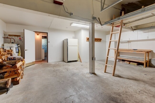 Building Photo - Spacious 4-Bedroom Home with Fireplace, Fenced Yard, and 2-Car Garage