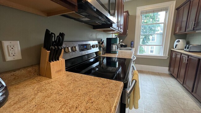 Building Photo - 665 Central Ave