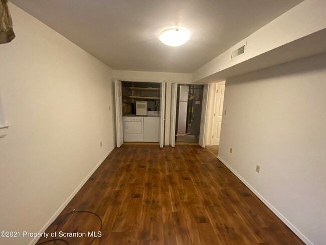 Building Photo - 32 Briarwood Way