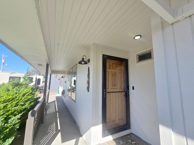 Primary Photo - 164 N Harbor St