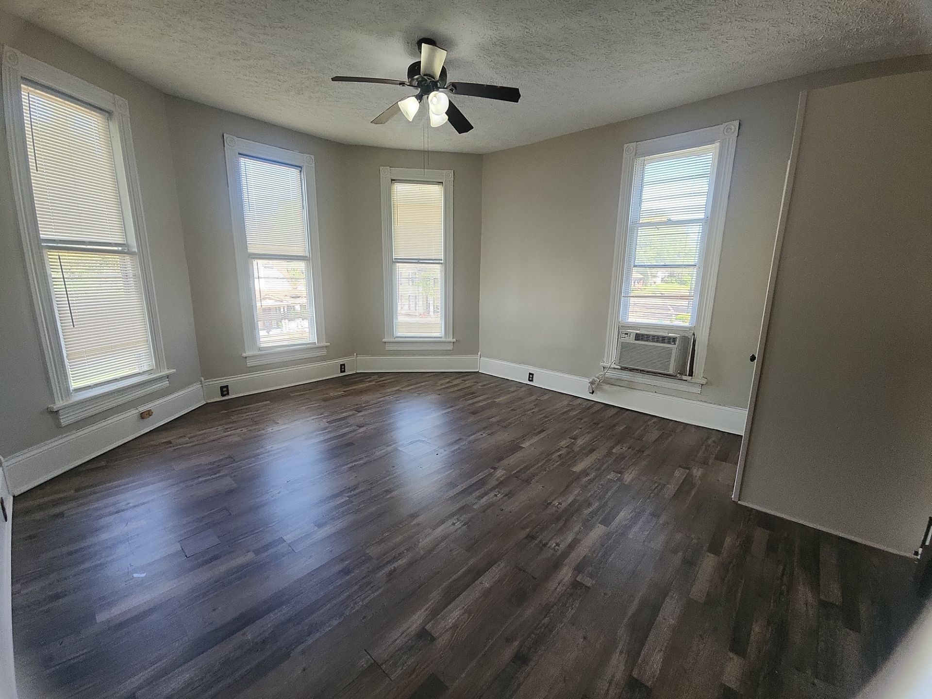 Building Photo - 402 N Highland Ave