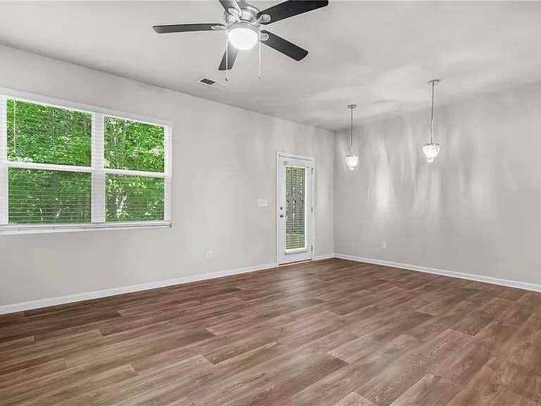Building Photo - 3181 Meadowstone Ln SW