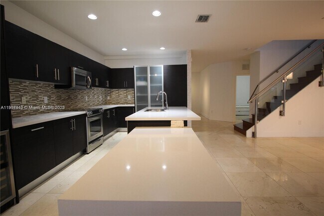 Building Photo - 10564 NW 70th Ln