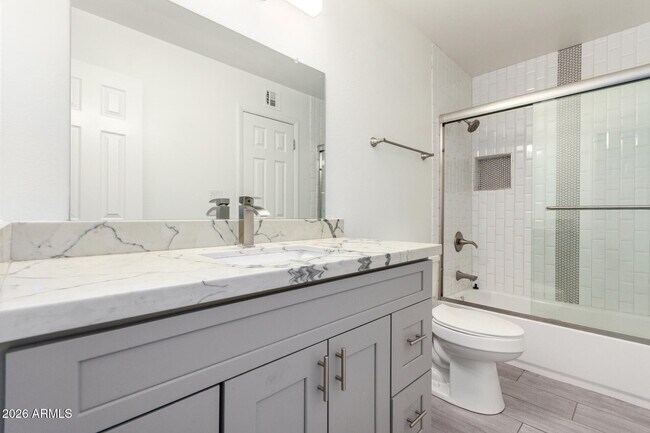 Building Photo - 1586 West Campbell Ave