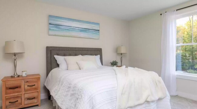 Building Photo - 34 Ponemah Hill Rd