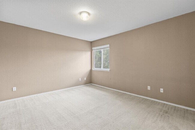 Building Photo - 3769 Castle Rock Dr