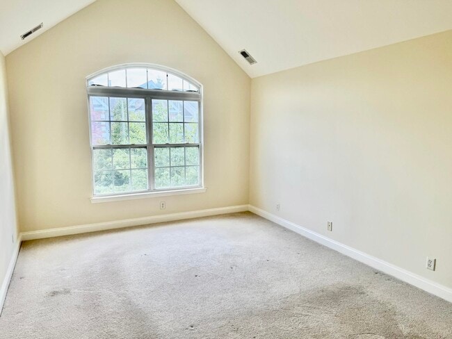 Building Photo - 145 Blue Heron Dr