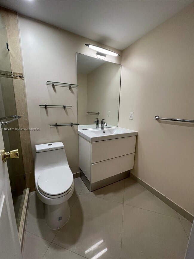 Building Photo - 3001 S Ocean Dr