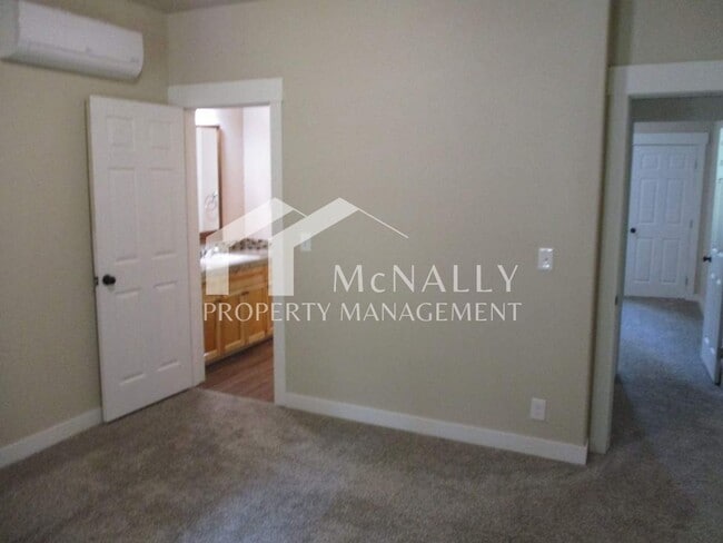 Building Photo - 7720 Artondale Dr NW
