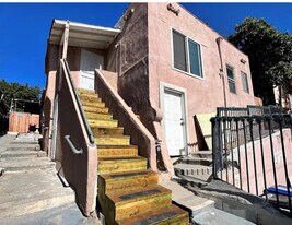 Building Photo - 3525 Hillview Pl