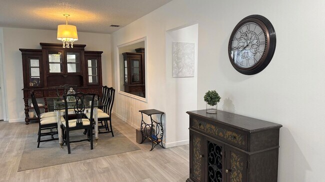 Building Photo - 5195 Europa Dr