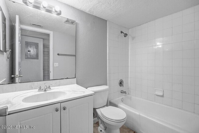 Building Photo - 3906 Mission Dr