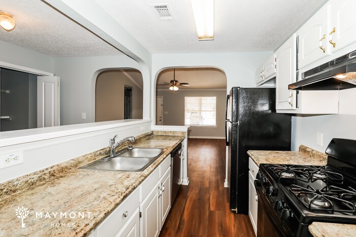 Building Photo - 1394 N Hampton Dr