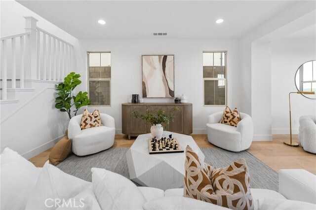 Building Photo - 206 Collino