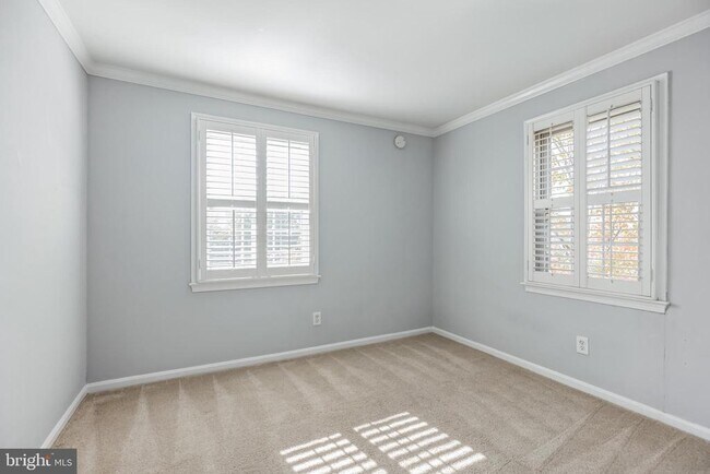 Building Photo - 513 Bashford Ln