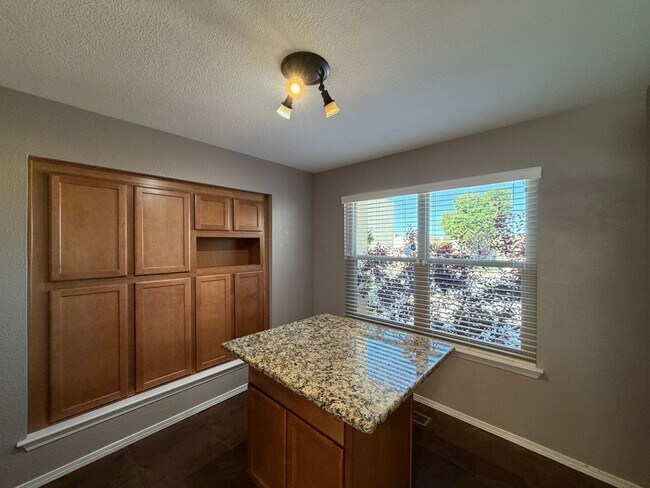 Building Photo - 2 Bedroom Single Story Home Available Near Paseo Del Norte Blvd NE & Wyoming Blvd NE!