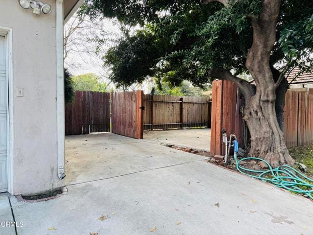 Building Photo - 1305 Bedford Rd