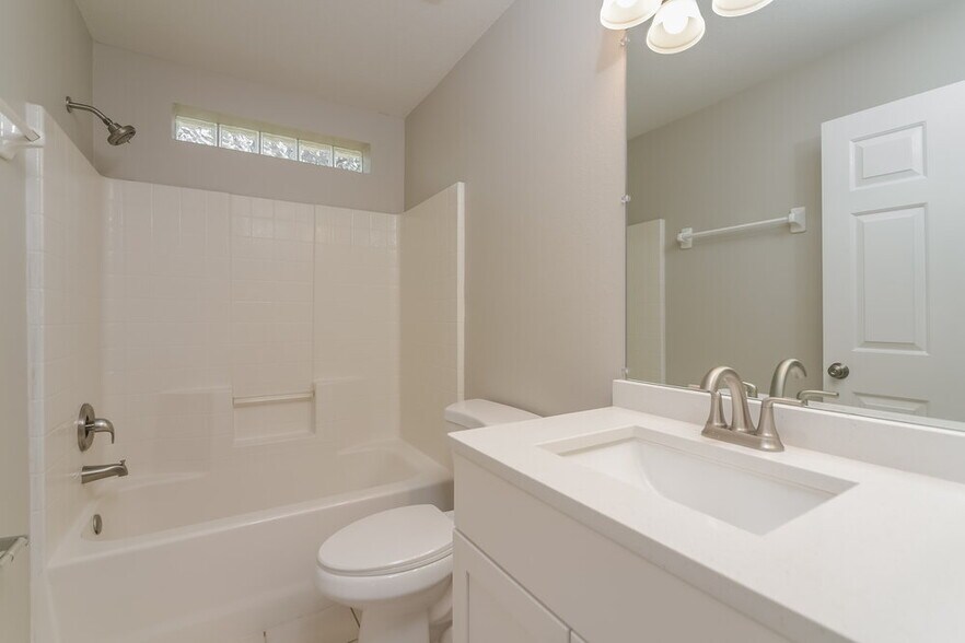 Building Photo - 326 Daniels Pointe Dr