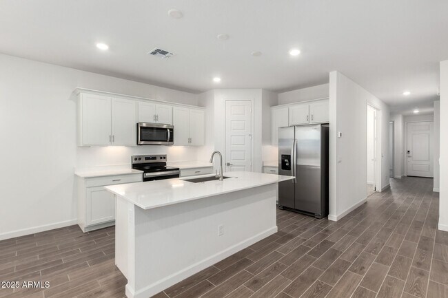 Building Photo - 17818 W Vogel Ave