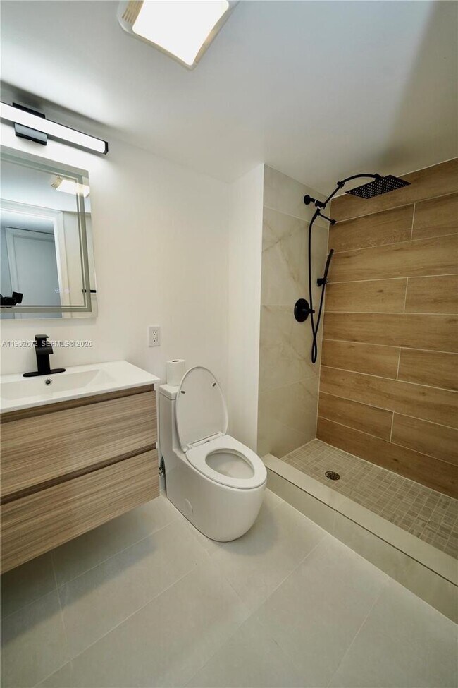 Building Photo - 2551 Aragon Blvd